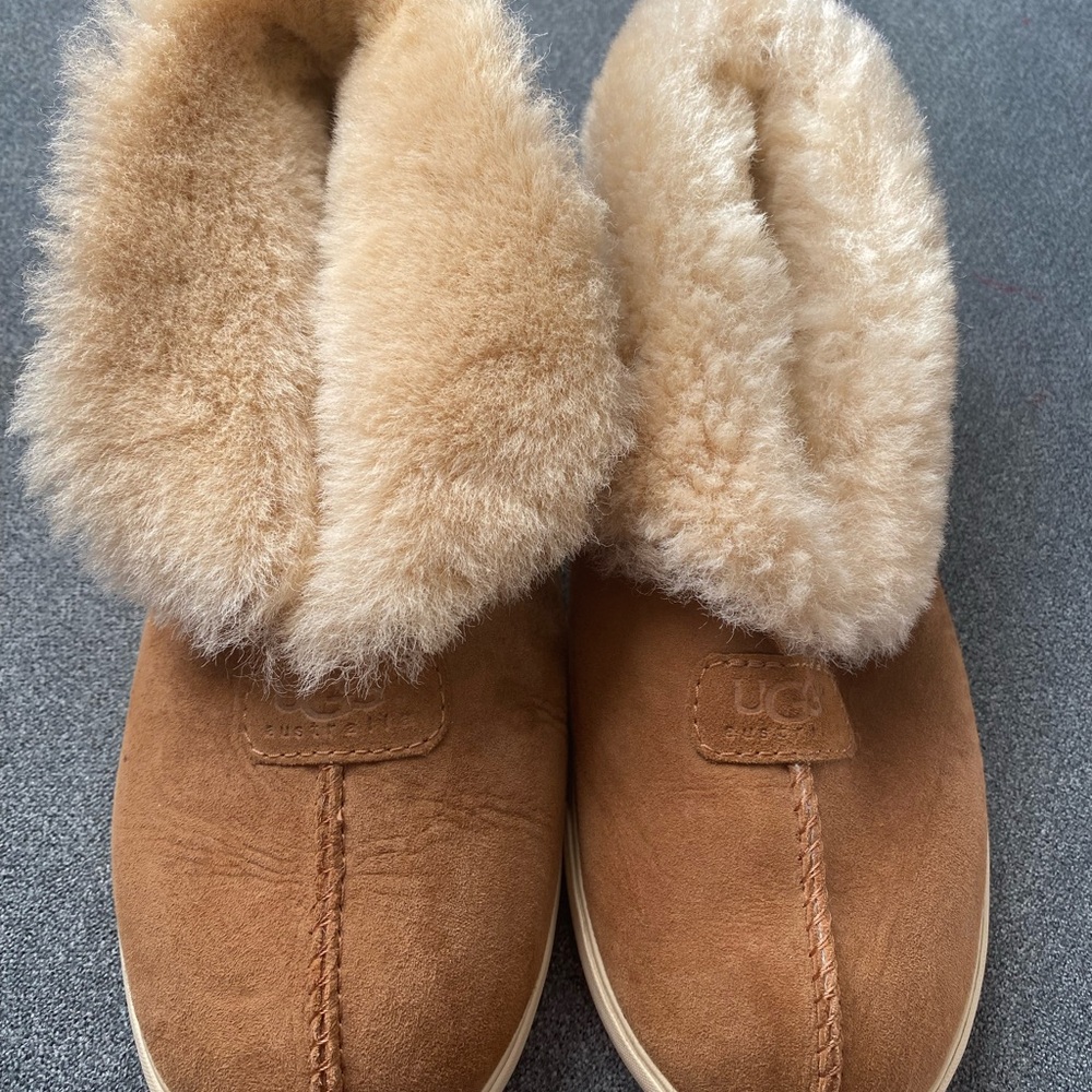 UGG Brown and Cream Women's Slippers - Picture 2 of 8